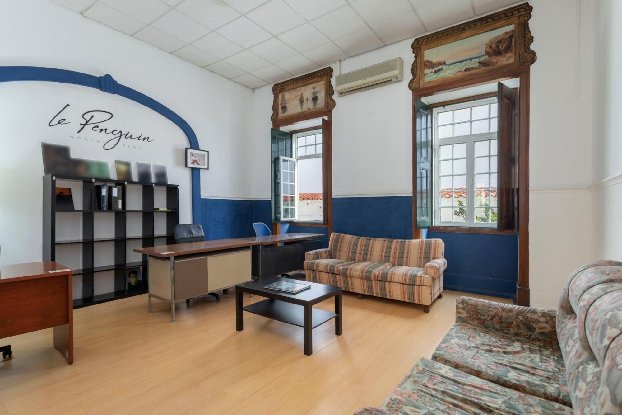 Le Penguin Hostel فارو المظهر الخارجي الصورة