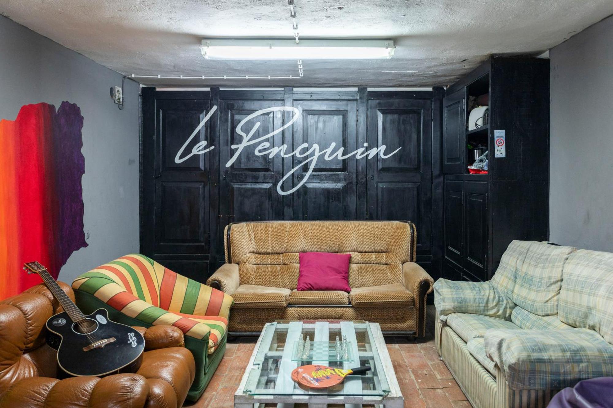 Le Penguin Hostel فارو المظهر الخارجي الصورة
