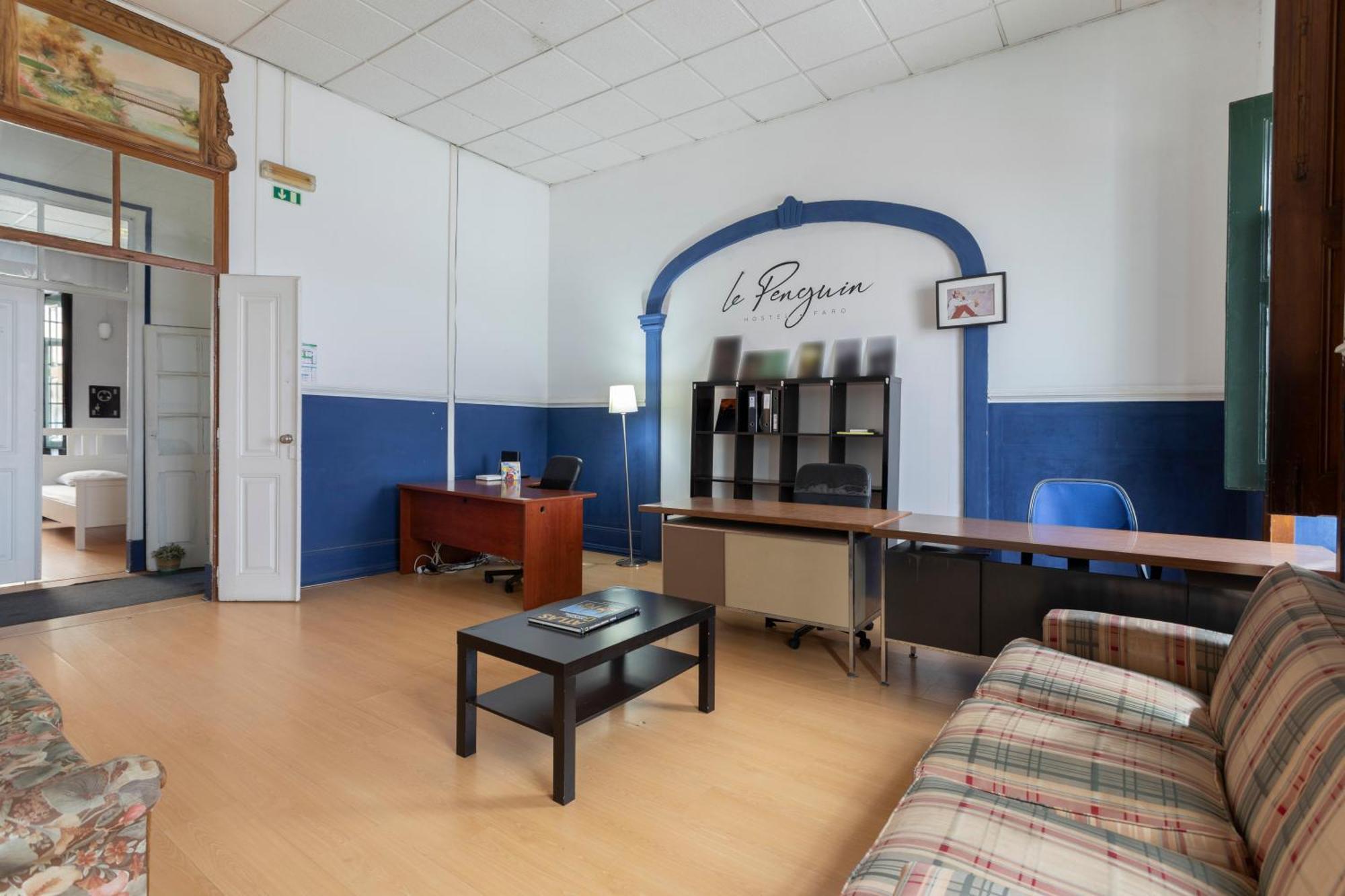 Le Penguin Hostel فارو المظهر الخارجي الصورة