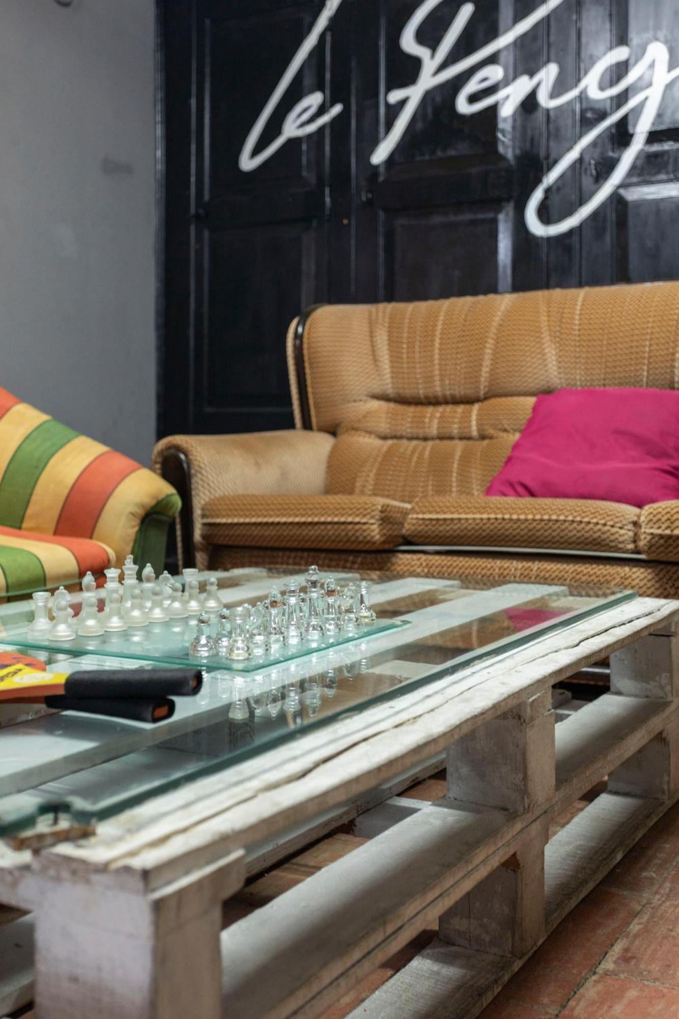 Le Penguin Hostel فارو المظهر الخارجي الصورة
