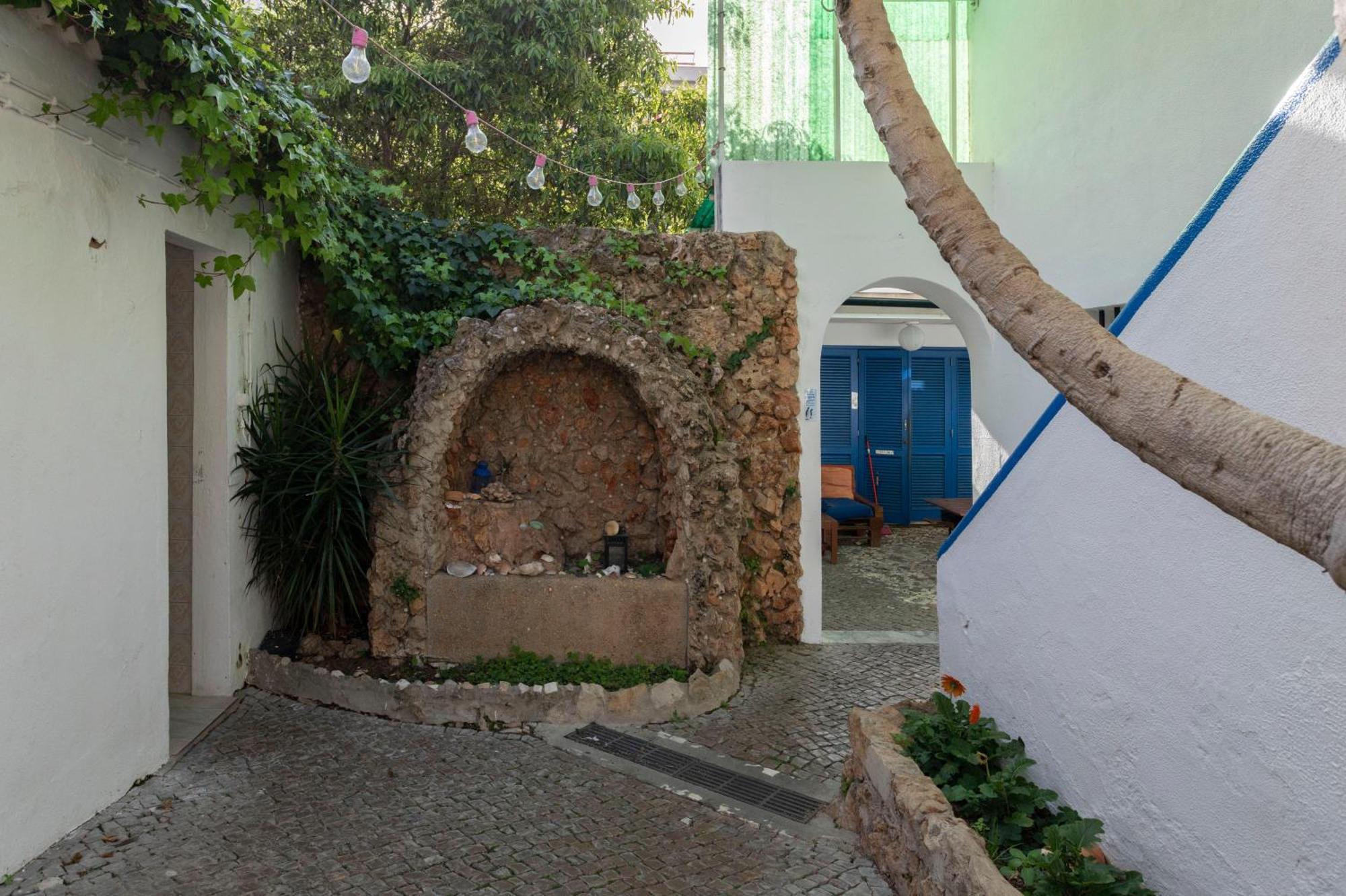 Le Penguin Hostel فارو المظهر الخارجي الصورة